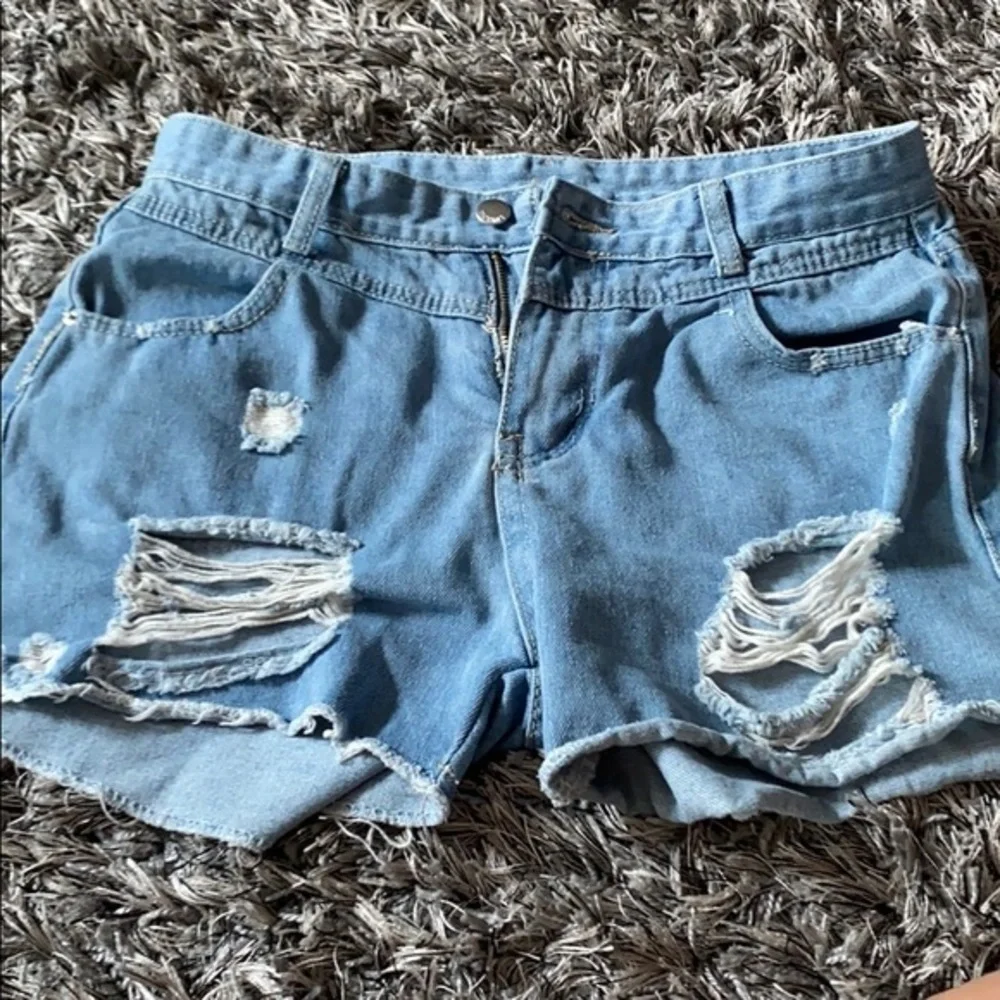 High waist destroyed denim shorts L fits M EUC.